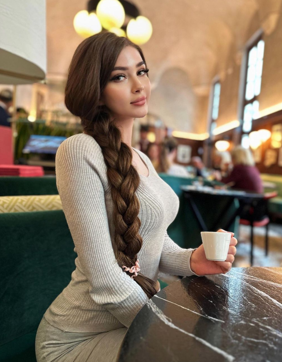 Người hâm mộ ưu ái gọi cô với những danh xưng mĩ miều như: tiên nữ, thiên thần sắc đẹp.