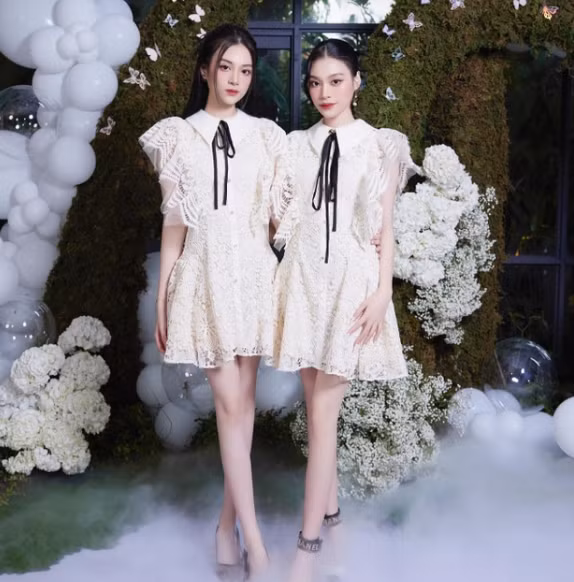 Trần Ánh Vy - Trần Nhật Vy (SN 2003, Hải Dương) là sinh viên năm 3 tại Đại học Công nghệ TPHCM, cặp chị em hot girl này được cộng đồng mạng biết đến nhiều hơn khi lựa chọn theo đuổi công việc người mẫu ảnh tự do.