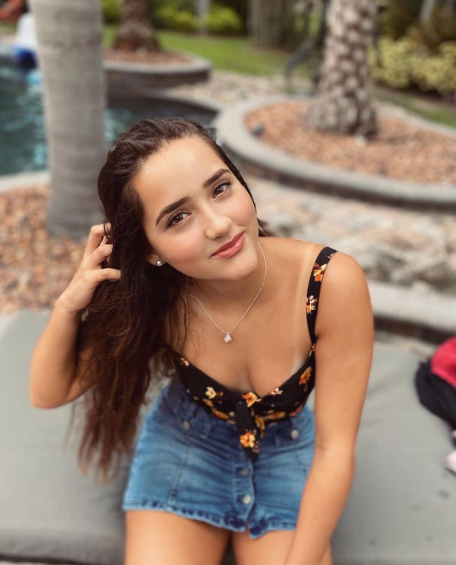 Người đẹp có một lượng fan lớn, tất nhiên trong đó có cả fan bóng chuyền ở Việt Nam.