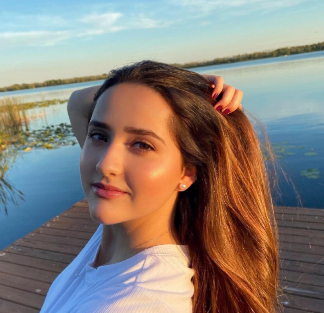 Hot girl bóng chuyền này tới từ Colombia sở hữu vẻ đẹp được đánh giá là toàn diện.