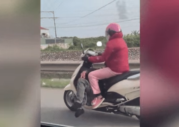 Chong nhau say, co vo co man ho tong vo cung doc la