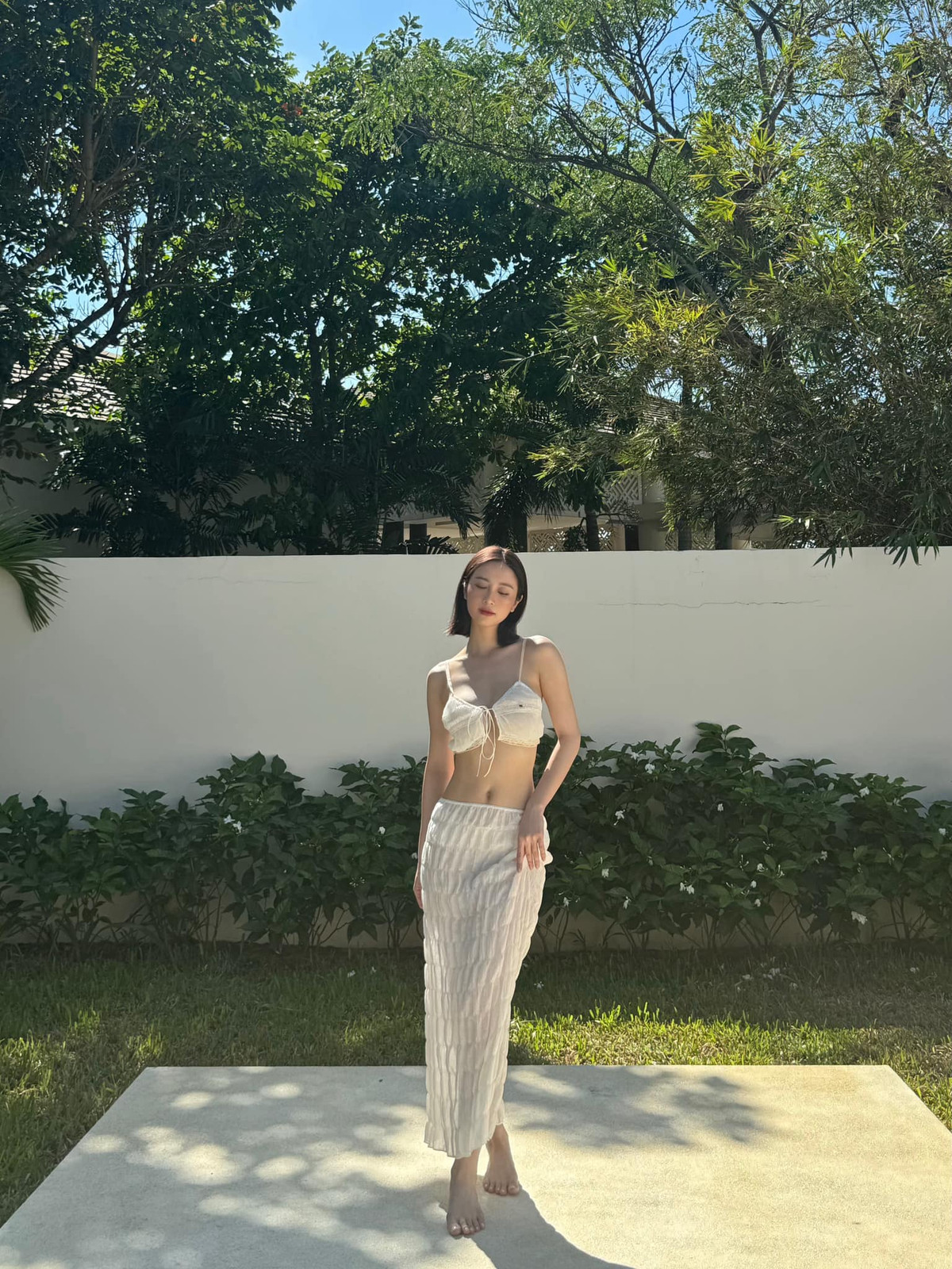 Cô thả dáng ở nhiều nơi trong chuyến du lịch này.