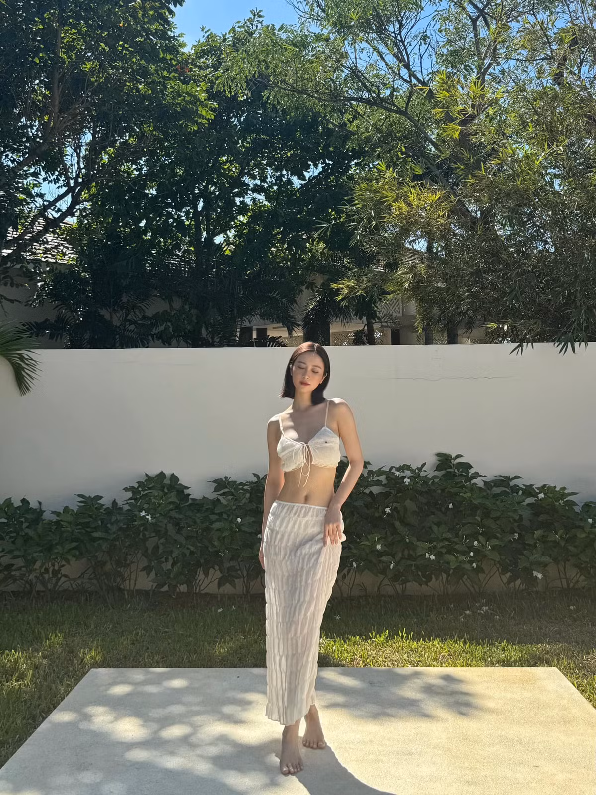 Cô thả dáng ở nhiều nơi trong chuyến du lịch này.