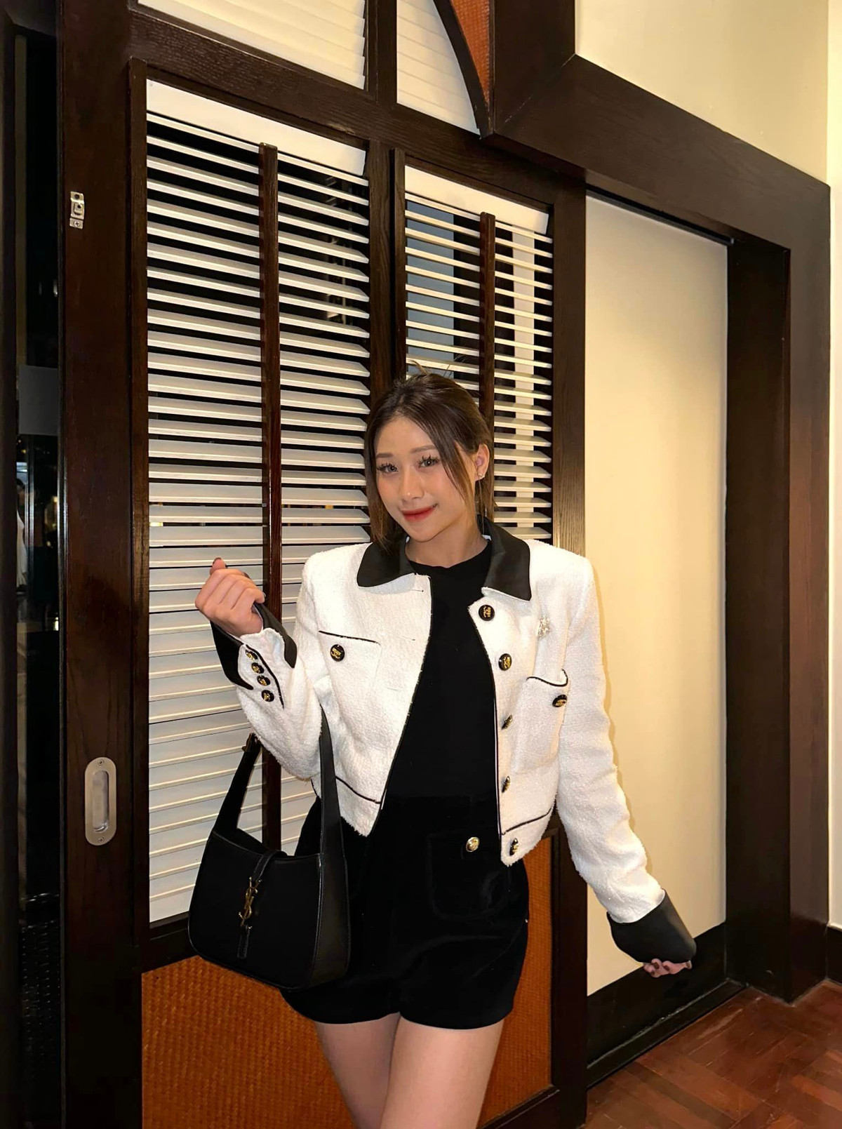 Trên trang cá nhân, Như Phương nhiều lần khiến cộng đồng mạng chú ý khi khoe khéo vóc dáng thon gọn, đường cong quyến rũ.