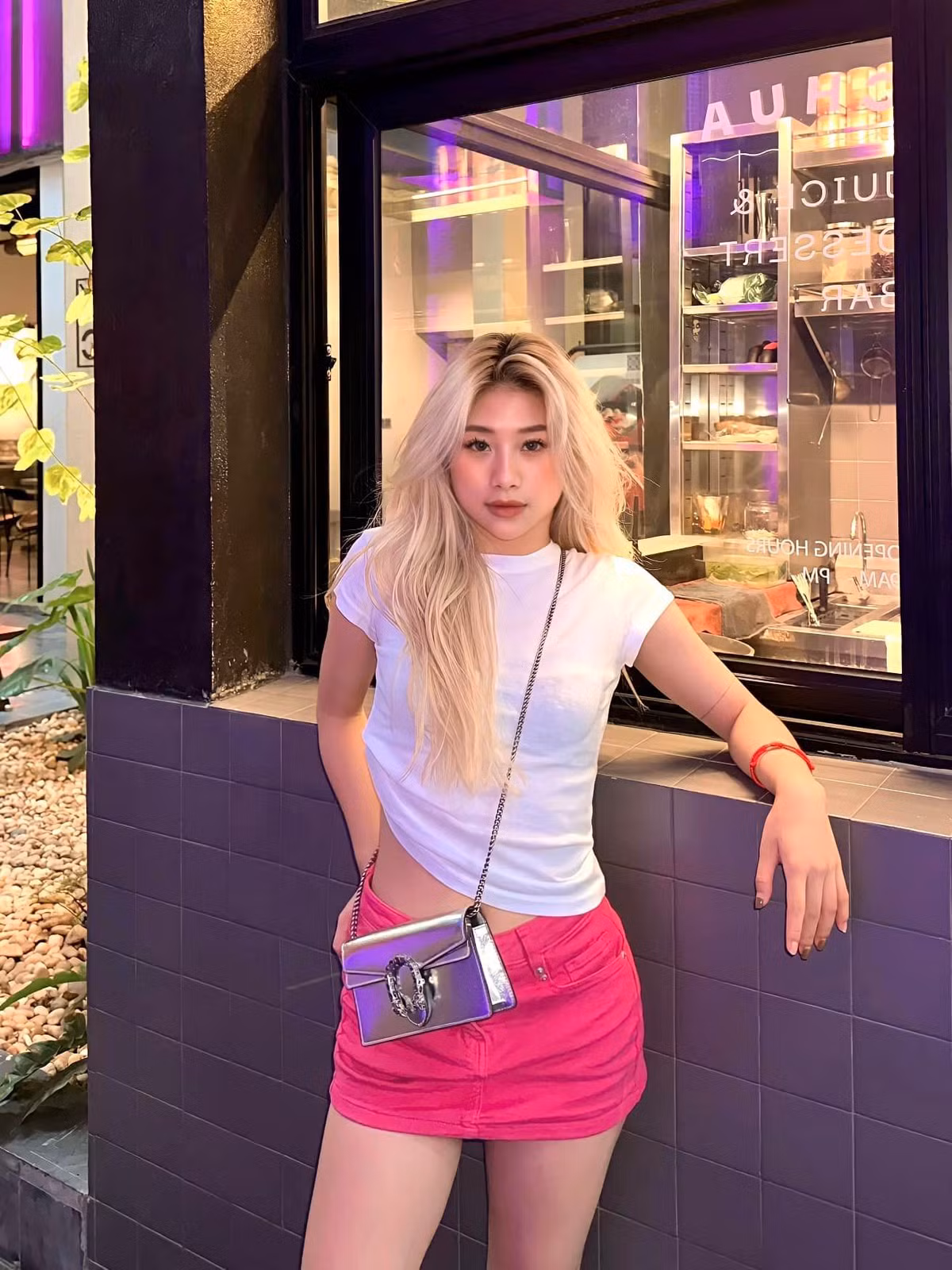 Cô cố gắng tích lũy thêm kinh nghiệm để chuẩn bị cho nhiều dự định lớn trong tương lai. Ảnh: FBNV