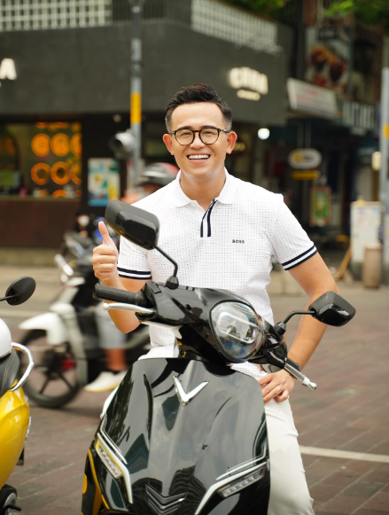 Cặp đôi vẫn đang tận hưởng cuộc sống vợ chồng son. Mới đây, nam MC chia sẻ vợ đang mang bầu đứa con đầu lòng cùng niềm vui, niềm hạnh phúc của một người chuẩn bị làm bố. Ảnh: Tổng hợp