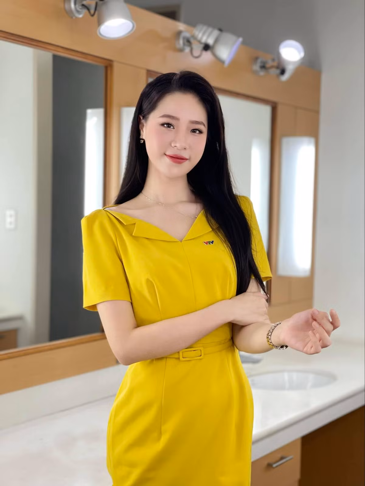 Ngoài công việc học tập, làm MC thể thao cho Đài truyền hình, Bảo Châu còn là một người mẫu ảnh rất được săn đón.