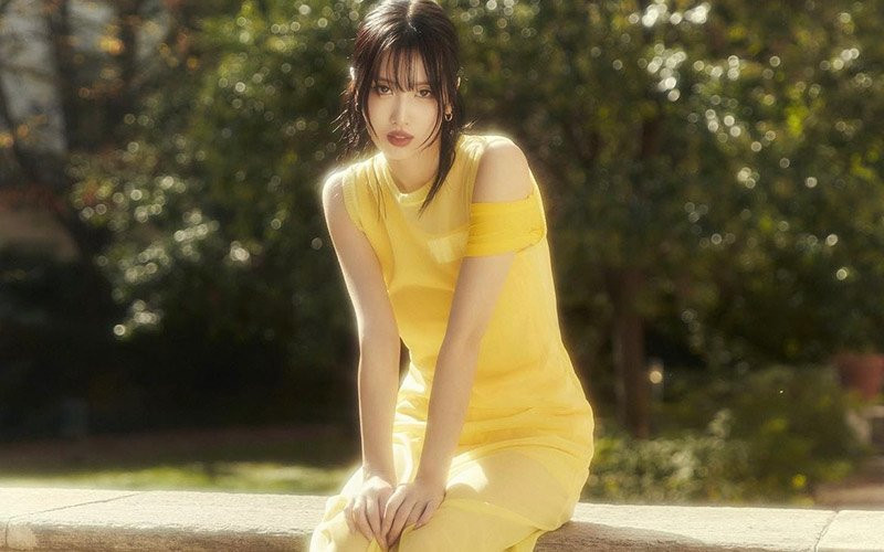 Đôi mắt to tròn cùng nước da trắng hồng giúp nữ idol thêm phần quyến rũ.