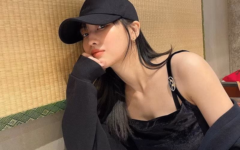 Momo thu hút lượng người hâm mộ đông đảo nhờ sắc vóc nổi bật.