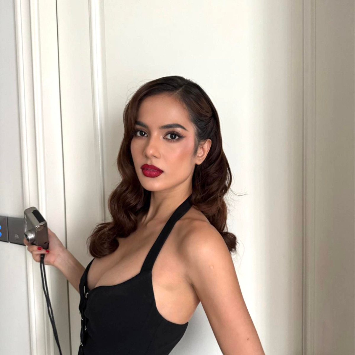 Emma Lê là bông hồng lai nổi tiếng, cô được biết đến với vai trò người mẫu ảnh, diễn viên,...