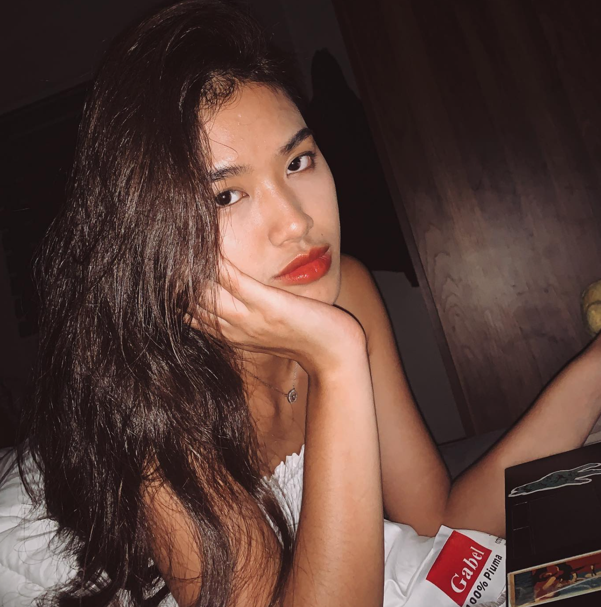 Bên cạnh việc học, Minh Anh tích cực tham gia các hoạt động ngoại khóa, chương trình gây quỹ từ thiện.