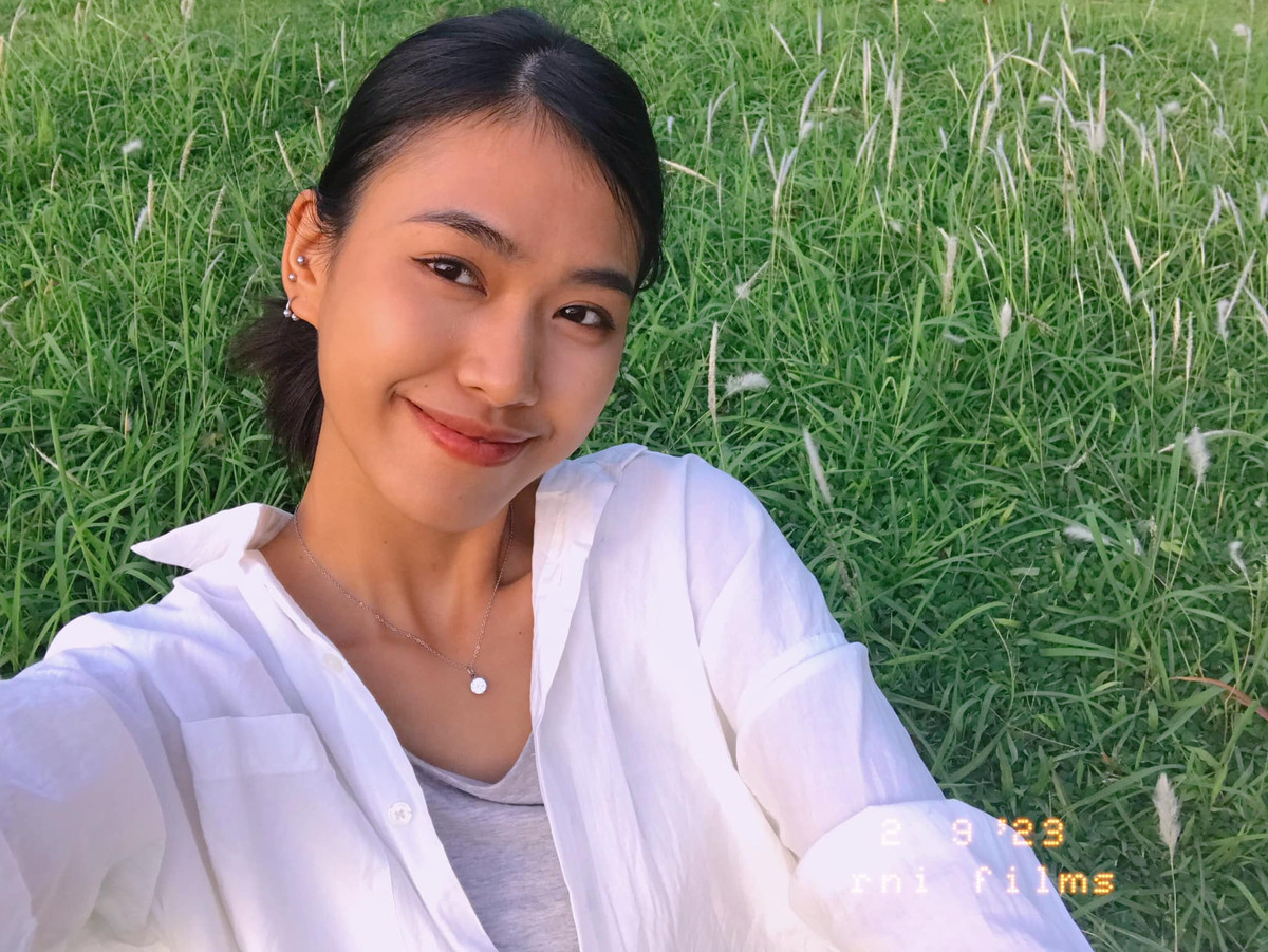 Nữ sinh cao 1,79 m, nặng 58 kg, số đo 3 vòng lần lượt là 83-67-92.