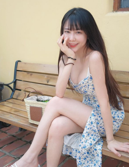 Hiện tại, những hình ảnh mới của Zi Zi và cả nhóm đang được chia sẻ nhiều trên các diễn đàn mạng xã hội lẫn truyền thông.