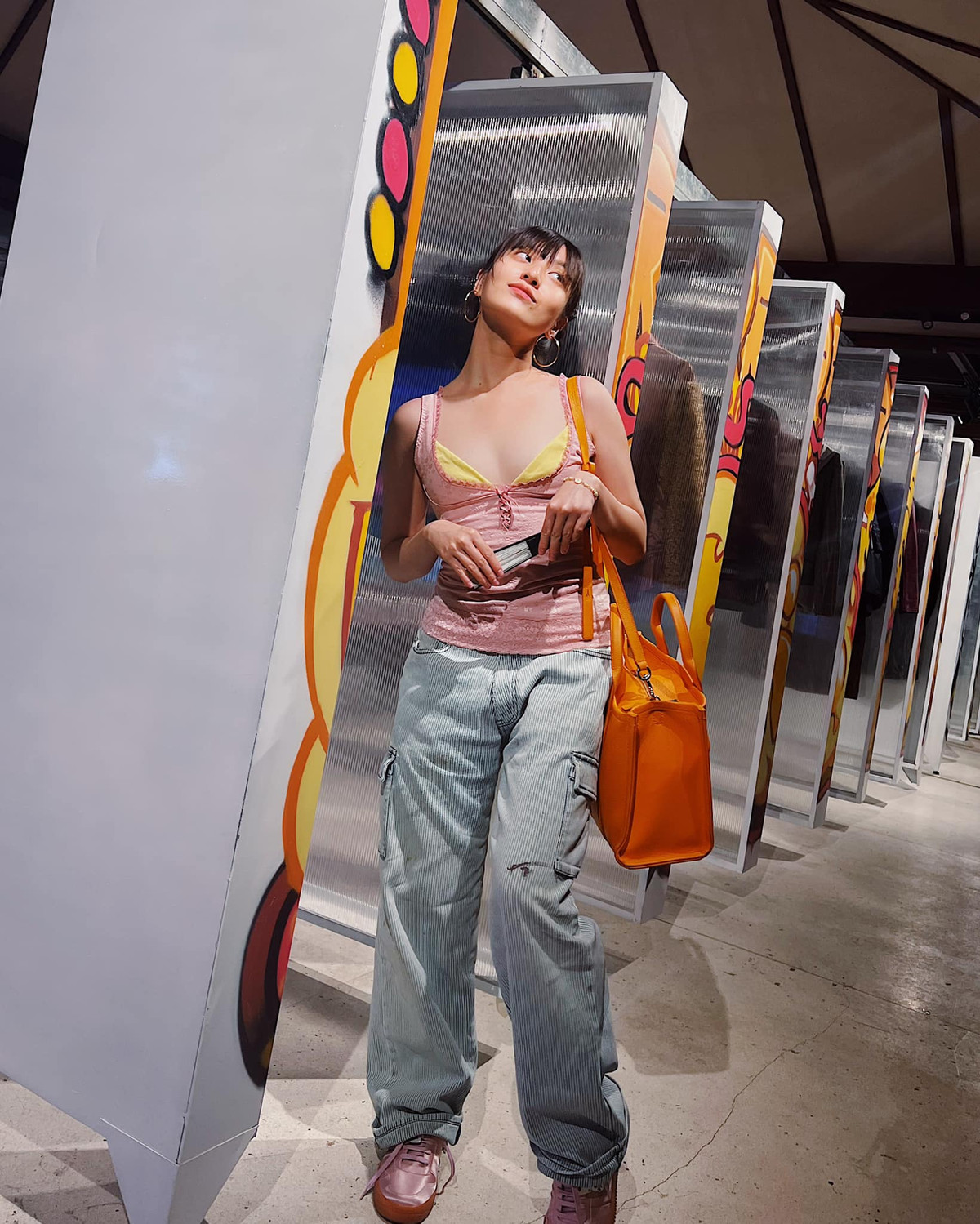 Mặc dù đẹp "lệch chuẩn" nhưng sự tự tin của hot girl Mắt Biếc chính là bí quyết giúp cô luôn đẹp trong mắt người đối diện.