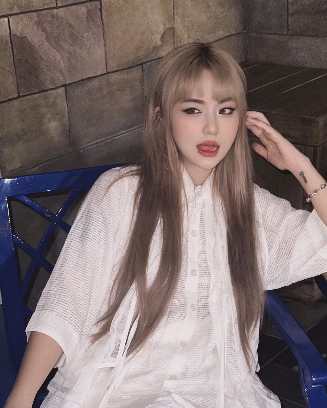 Từ tóc màu nổi đến trầm, cô nàng đều "cân đẹp", thậm chí tạo thành hot trend khiến cư dân mạng "mê như điếu đổ".