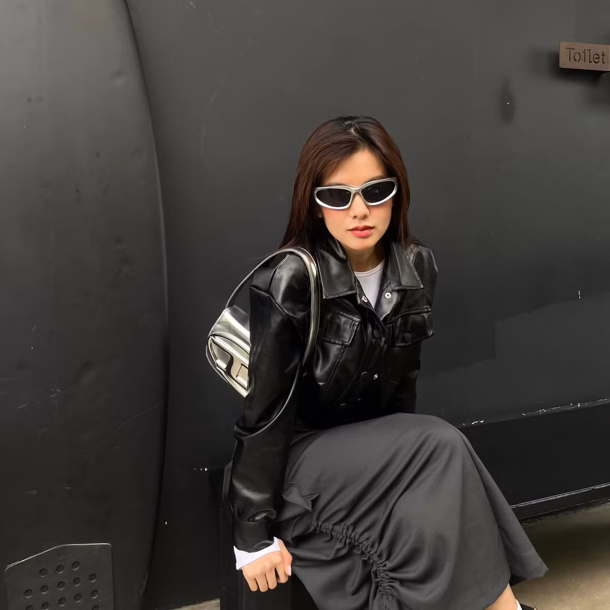 Yên Đan có vẻ đẹp tự nhiên rất cuốn hút. Là một diễn viên múa, cô gây ấn tượng với hình thể “mình hạc xương mai” rất dẻo dai.