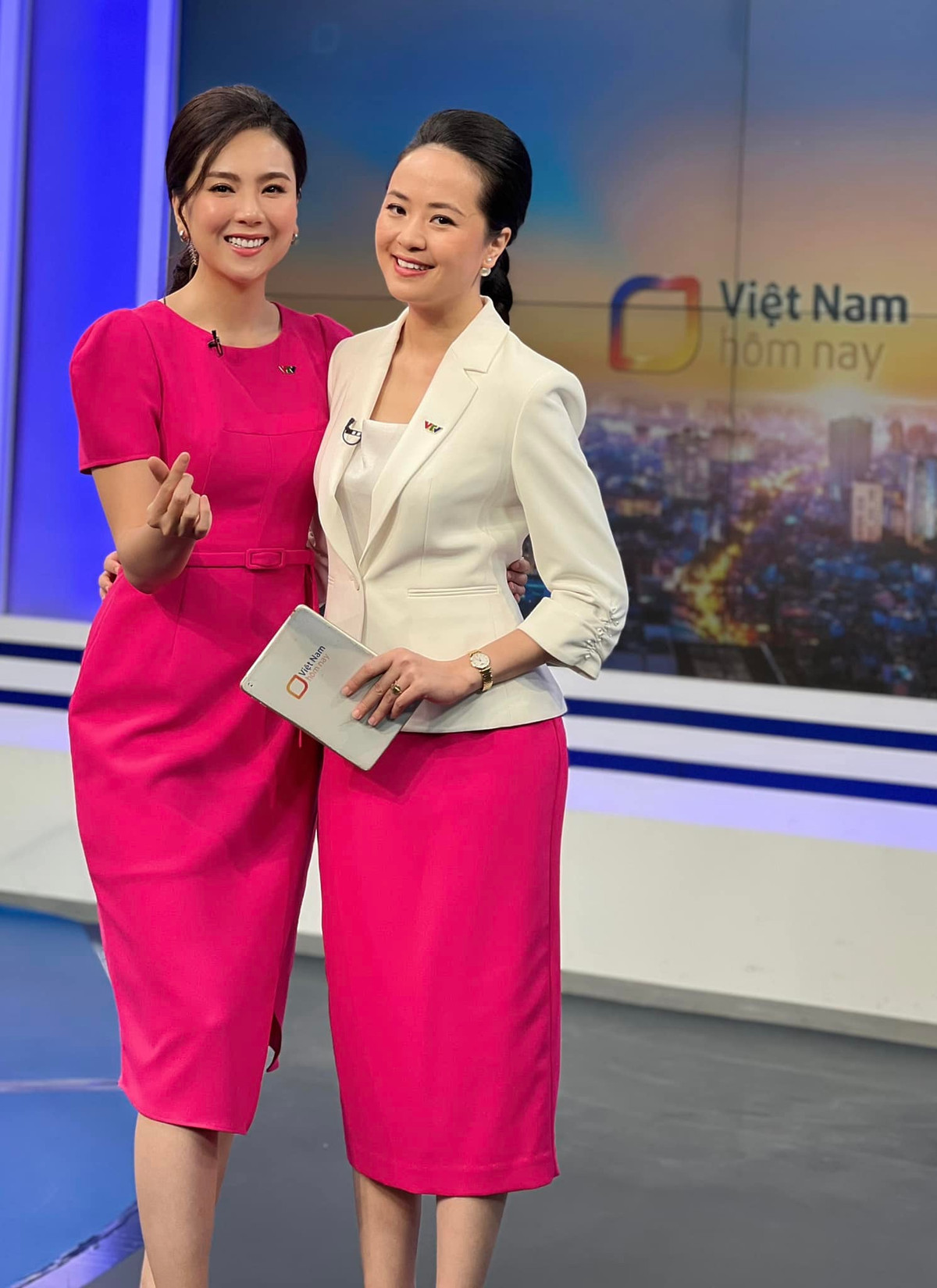 Hoàng Ngọc Bích (SN 1992, Hà Nội) cũng là MC thời tiết gây sốt với hình ảnh tác nghiệp trong cơn bão lịch sử Haiyan tại Vũng Áng (Hà Tĩnh) vào tháng 11/2013.