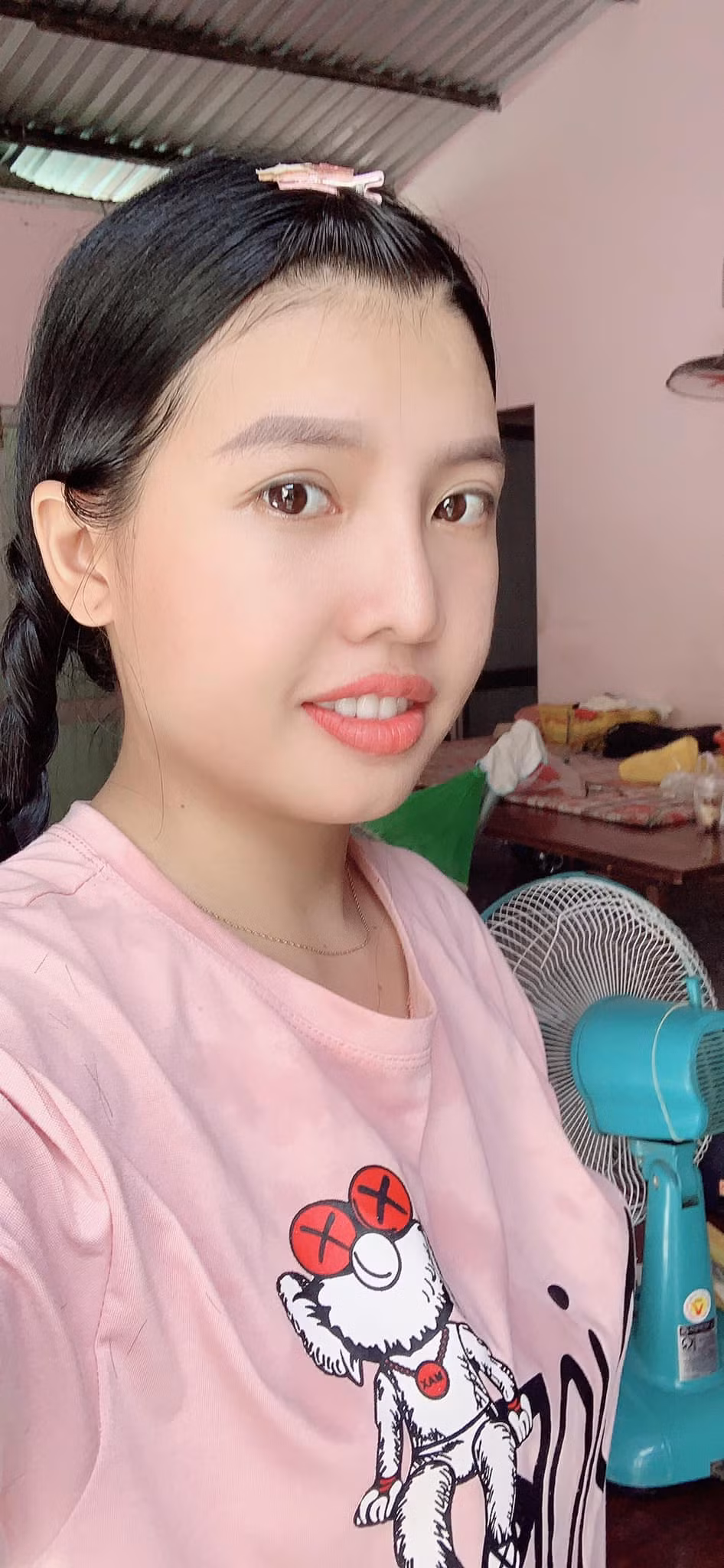 Quách Phượng đã chuyển vào TP.HCM sống. Có một dạo, cô nàng tích cực quảng cáo, bán hàng online và mở một tiệm spa nhỏ.