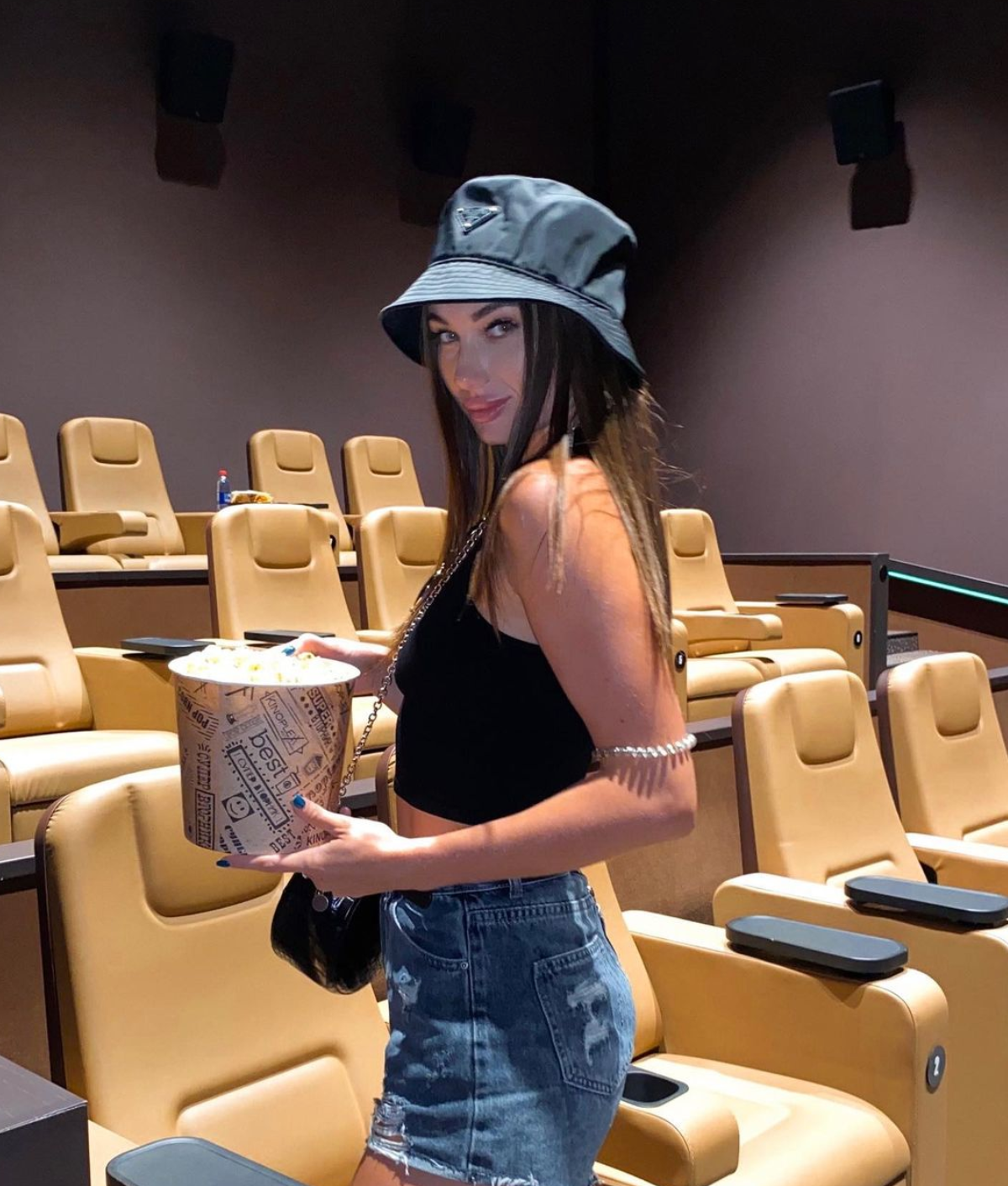 Cô hiện thu hút được hàng nghìn khán giả theo dõi trang cá nhân Instagram.