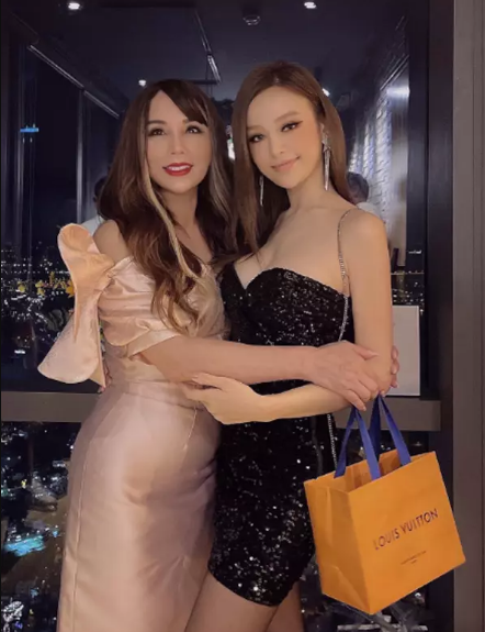 Bức ảnh còn là minh chứng cho mối quan hệ thân thiết giữa Huyền Baby và mẹ chồng.