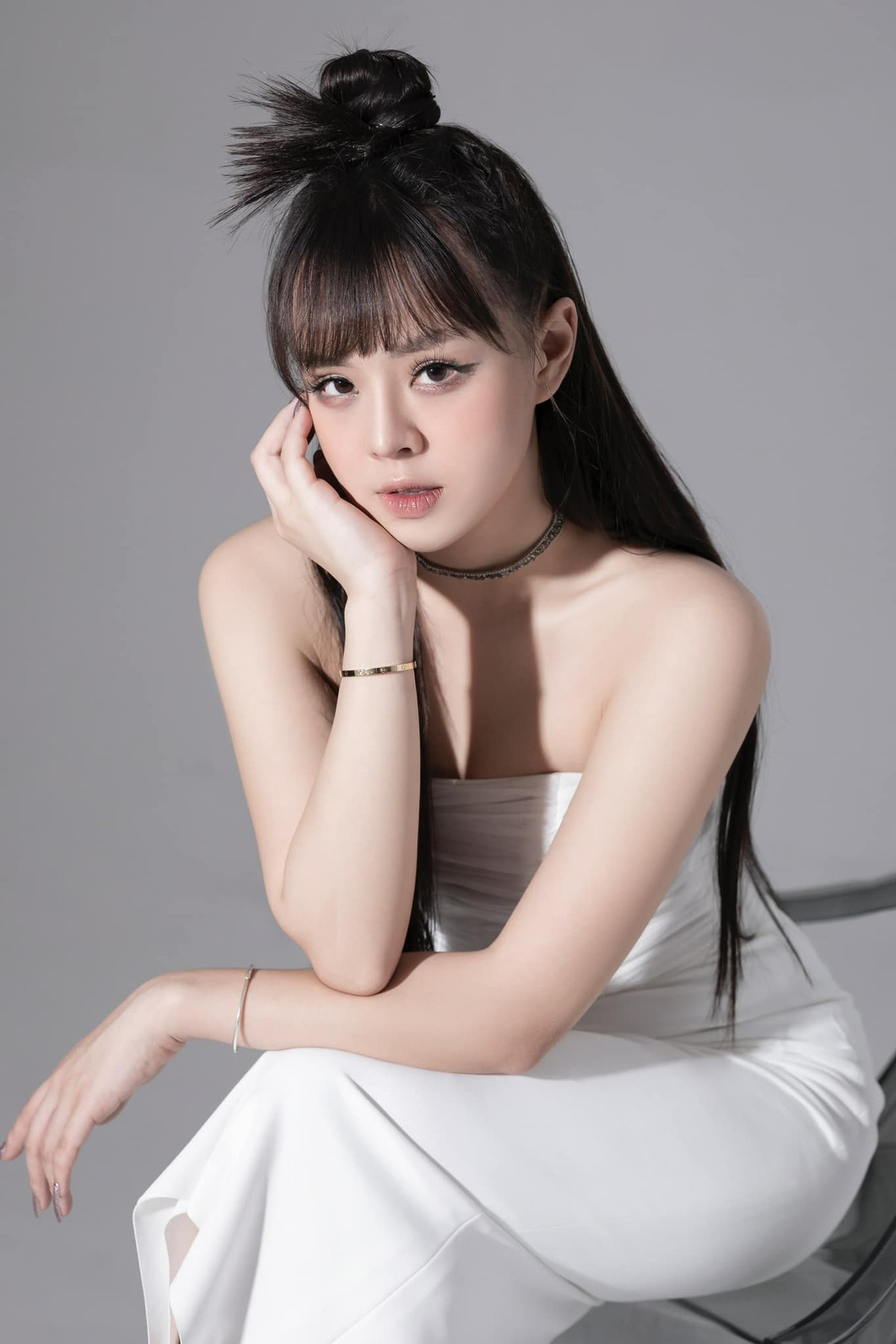  Nữ MC eSports Ngô Thảo Trang gây ấn tượng với khán giả khi sở hữu nhan sắc ngọt ngào, nụ cười duyên và giọng nói truyền cảm.