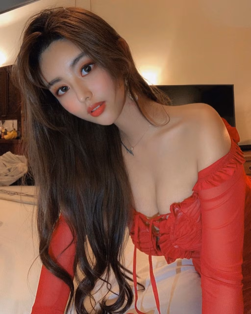 Gần đây, cô còn xuất hiện trên trang bìa tạp chí đàn ông lớn nhất Hàn Quốc - Maxim gây náo loạn cộng đồng mạng.