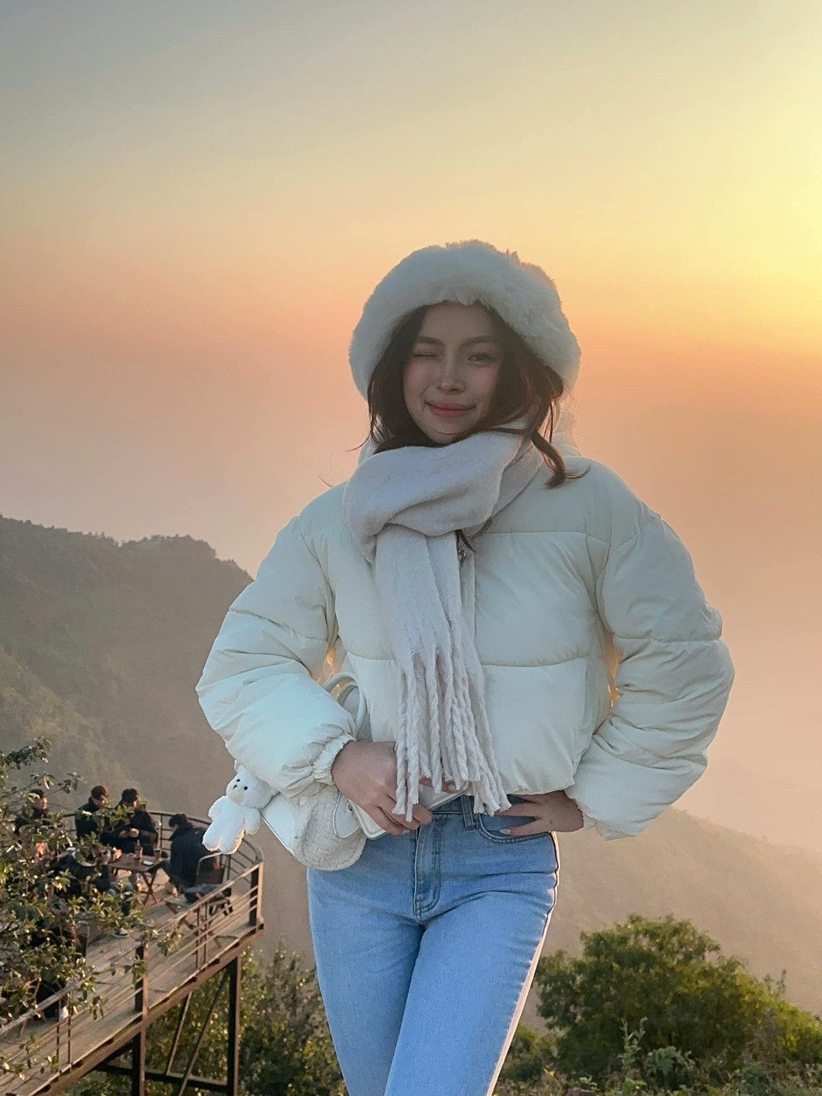 Nguyễn Thụy Bảo Hân còn được biết đến là bạn gái của tiền đạo Lê Minh Bình (CLB Hoàng Anh Gia Lai).