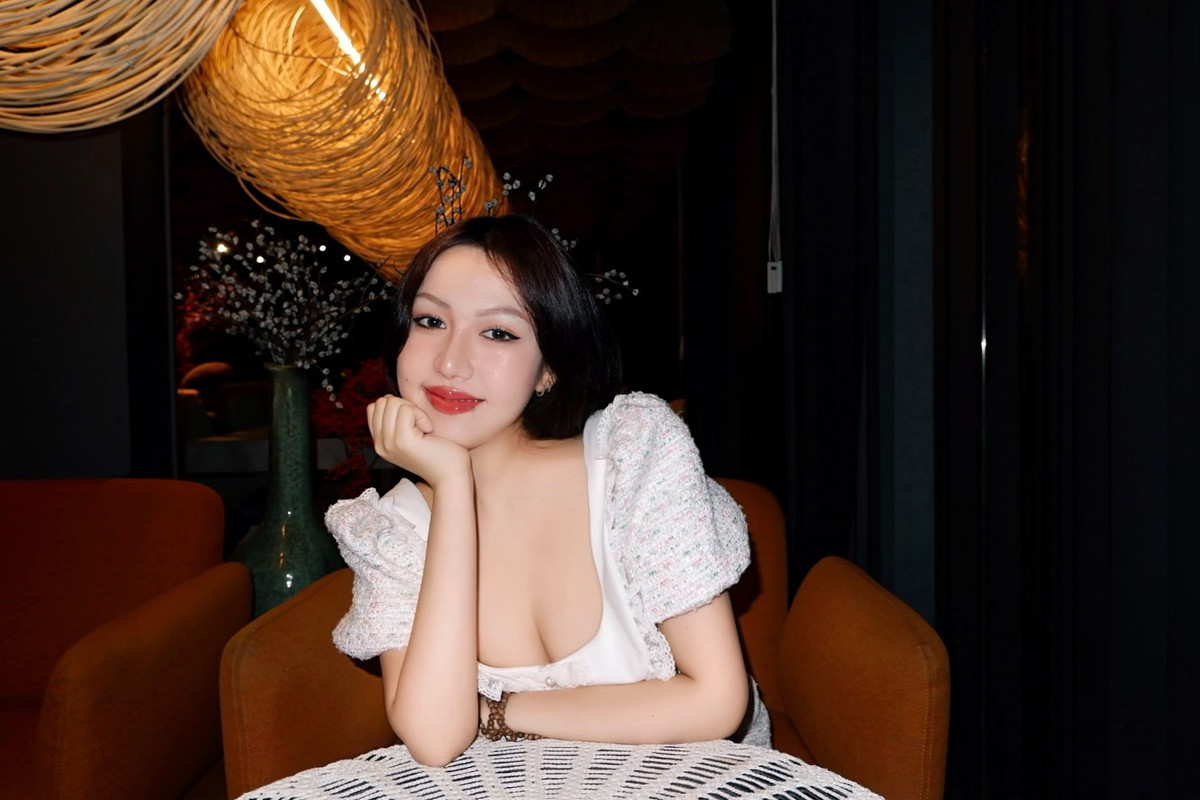 Sau hơn 1 năm kiên trì thay đổi, đầu tư, nhan sắc của hot girl Đồng Nai thay đổi đến khó tin.