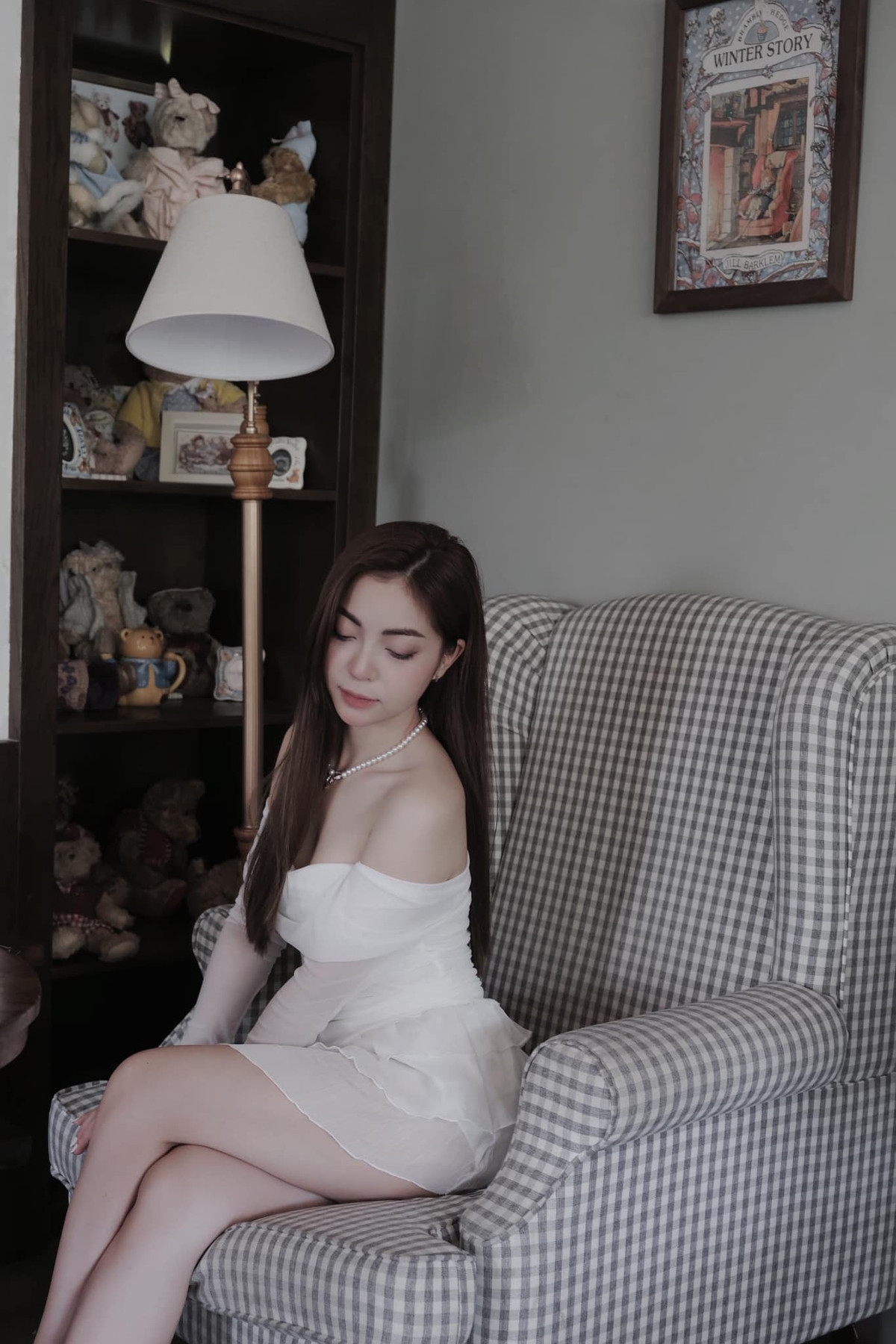 Sau khi chia tay Quang Hải, Nhật Lê vẫn kiên định không khoe chuyện tình cảm trên mạng. Cô thường xuyên khoe ảnh đi du lịch khắp trong và ngoài nước, nhan sắc của mình. Ảnh: Tổng hợp