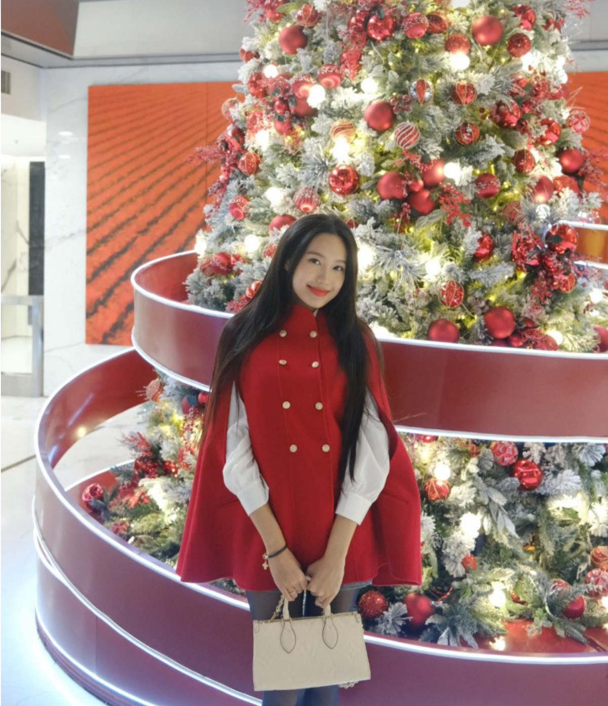 Doãn Hải My của ngày trước và bây giờ rõ ràng có chút khác biệt trong phong cách ăn mặc.