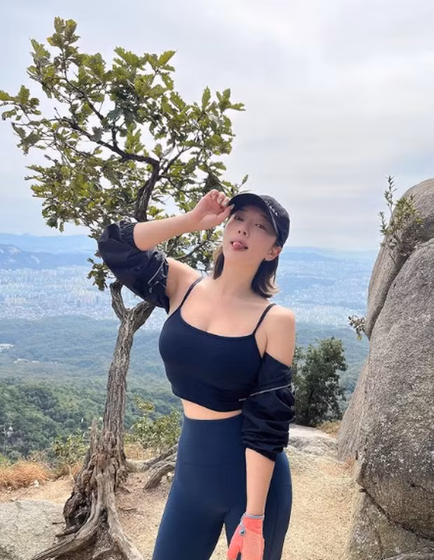 Người đẹp hiện nay bỗng trở thành đối tượng theo đuổi của nhiều chàng trai độc thân.