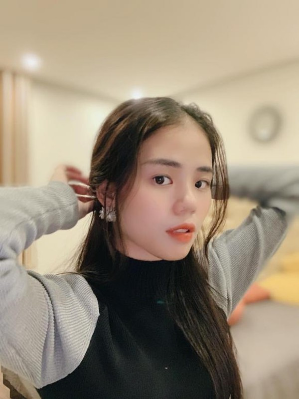 Nhanh chóng nổi tiếng, Hương Ly tiếp tục hoạt động âm nhạc nghiêm túc, thường xuyên ra sản phẩm và đạt được thành tích đáng nể.