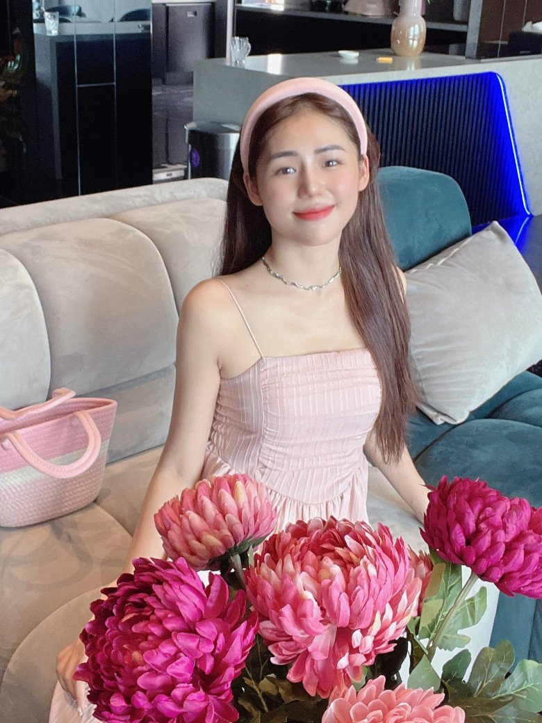 Hương Ly xinh đẹp ngọt ngào sau phẫu thuật thẩm mỹ.