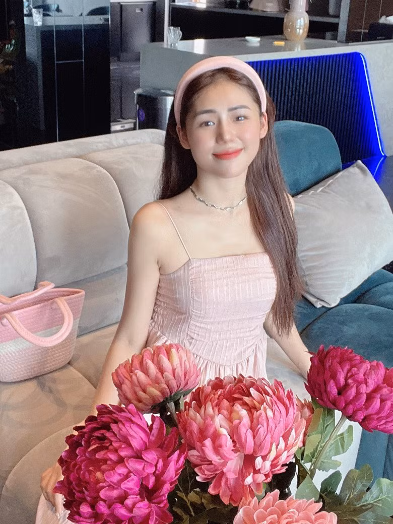 Hương Ly xinh đẹp ngọt ngào sau phẫu thuật thẩm mỹ.