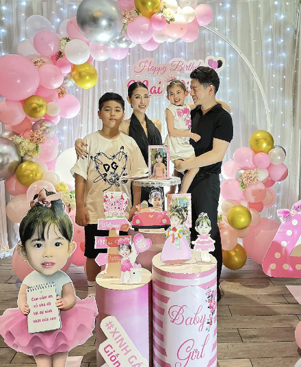 Đến năm 2022, vợ chồng hot girl Mai Hồ quyết định về Việt Nam sinh sống để được gần gũi hơn với gia đình hai bên.