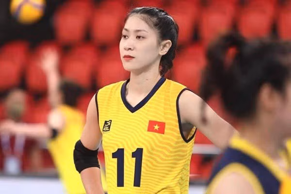 Ở đội tuyển Việt Nam, Kiều Trinh thường được đăng kí ở vị trí đối chuyền. Cô có chiều cao 1m77 và tầm bật nhảy trên 2,8m.