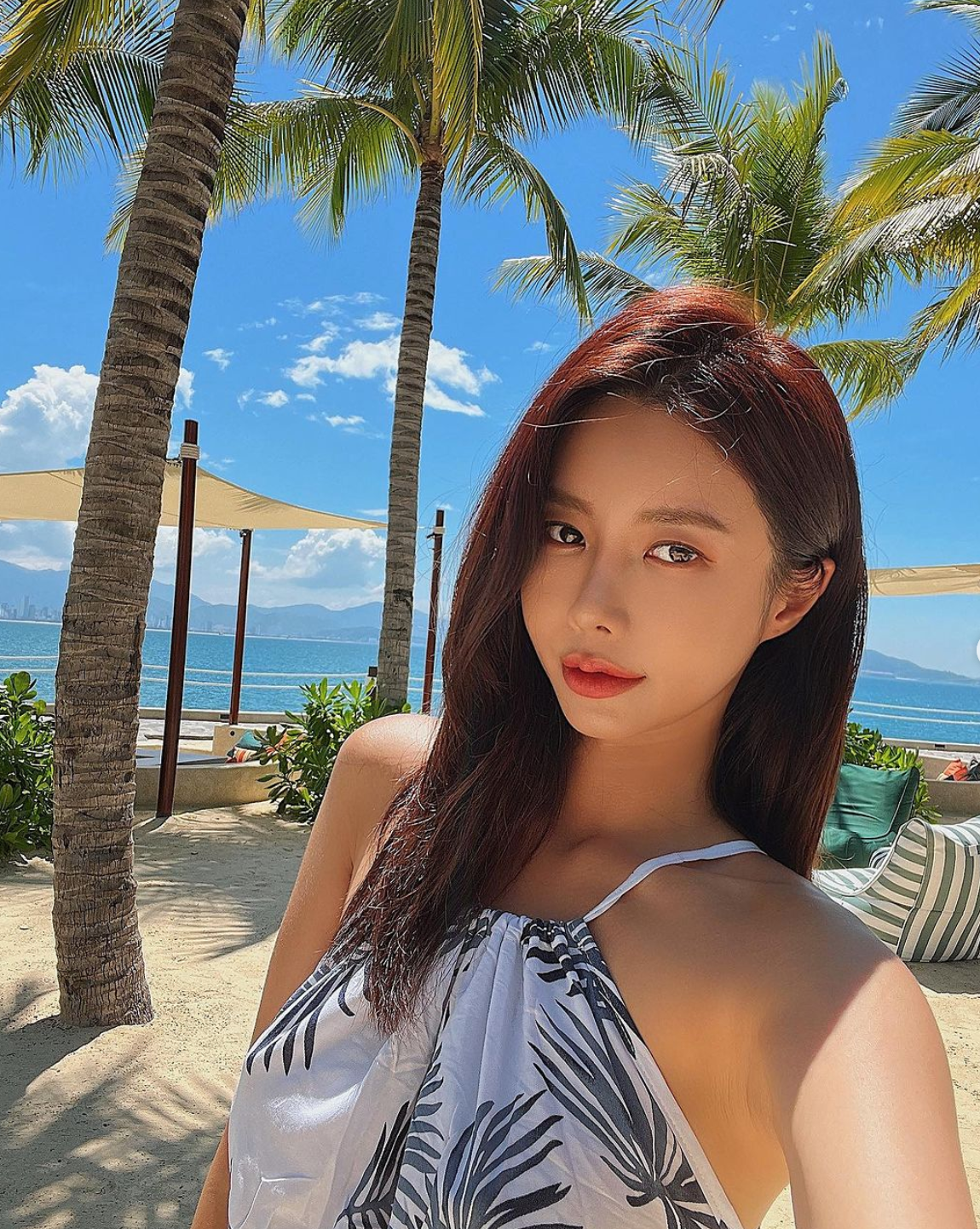 Hot girl Hàn Quốc này từng ghé thăm Nha Trang, Việt Nam hồi cuối năm 2023. Cô chia sẻ nhiều khoảnh khắc vui chơi tại đây lên trang cá nhân.