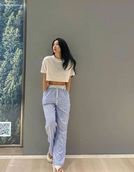 Ngoài đời, Gong Hye Jin sở hữu đường cong không thua kém nhiều người mẫu nội y nóng bỏng.