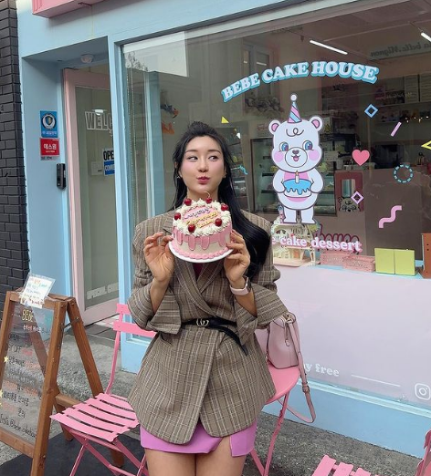 Gong Hye Jin sở hữu vẻ đẹp thuần chất Hàn Quốc. Ở cô, người ta như nhận thấy gương mặt của những nữ diễn viên nổi tiếng của điện ảnh xứ Kim Chi như Choi Ji Woo hay Kim Tae Hee.