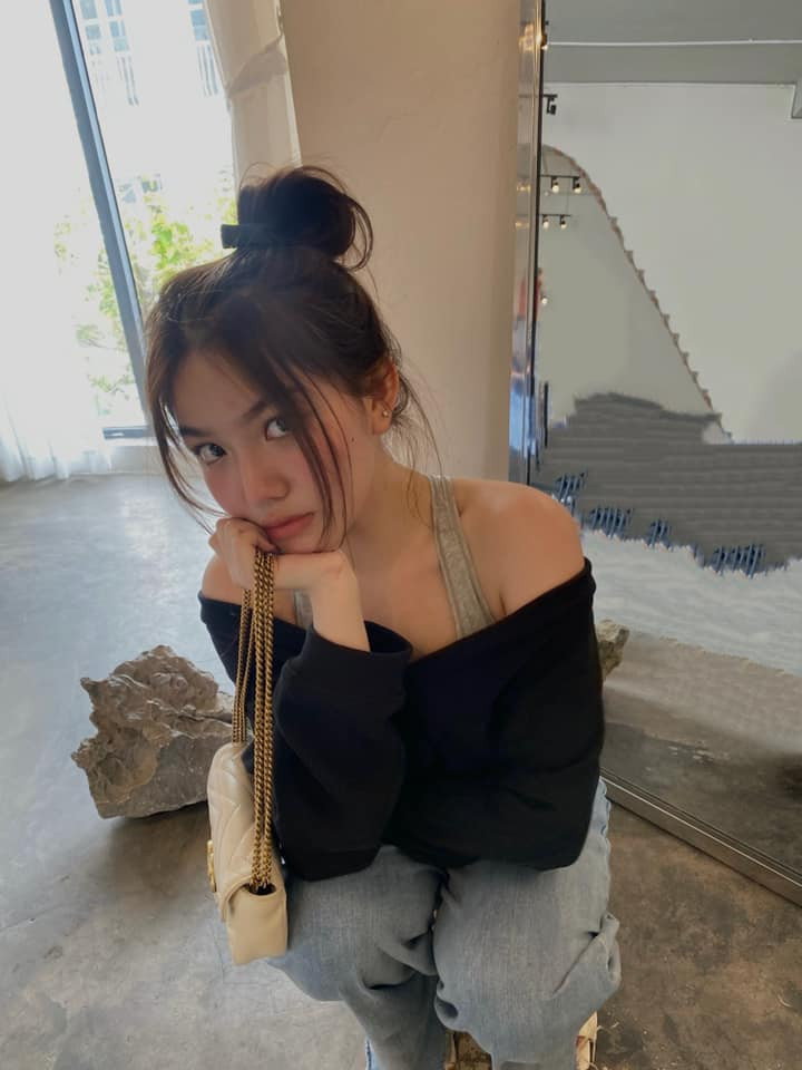 Cô nàng từng chia sẻ bản thân đã đặt chân đến 10 quốc gia trên thế giới và có những địa điểm đi lại nhiều lần.