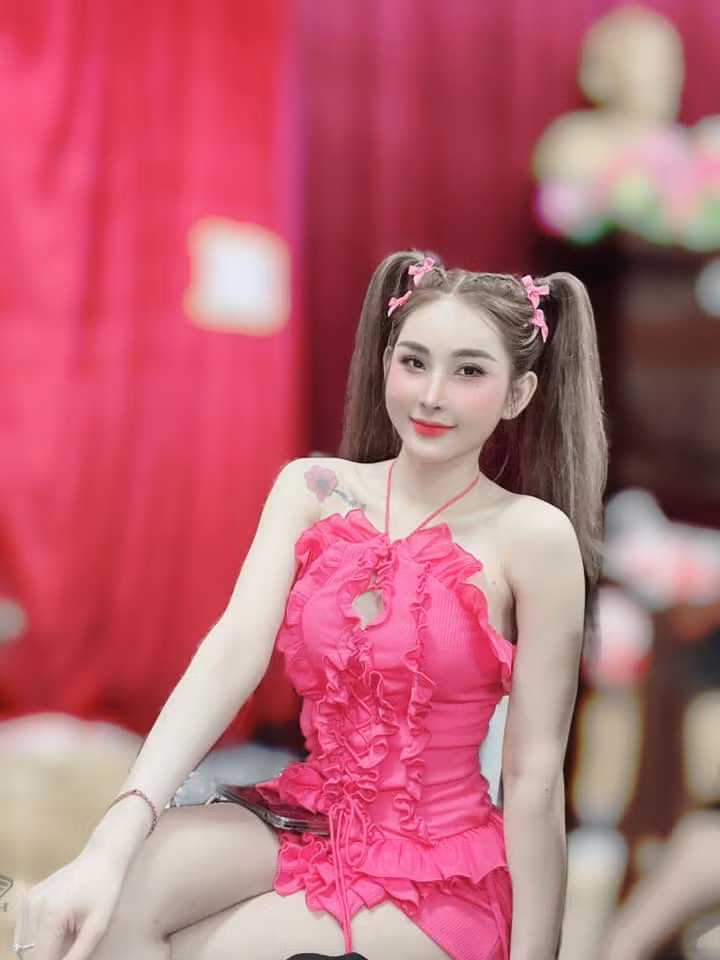 Bên cạnh đó, cô còn tham gia nhiều gameshow như: Tình yêu hoàn mỹ, Đối mặt cảm xúc, Giọng ải giọng ai…Ảnh: FBNV