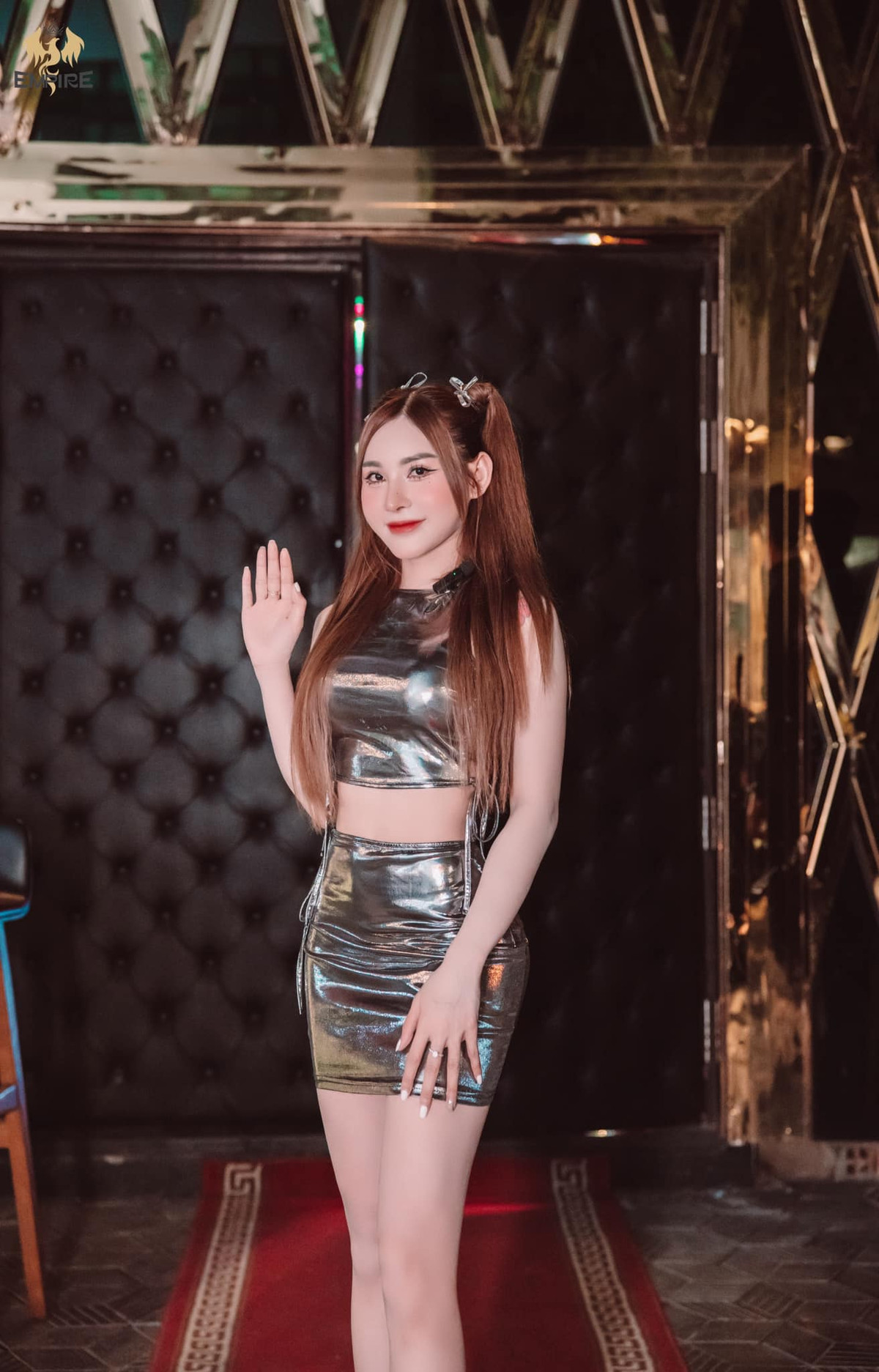 Gu thời trang thường ngày cũng T-Tina cũng khá đa dạng, khoe được eo thon, chân dài.