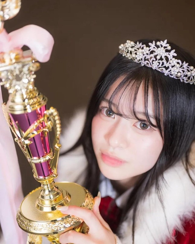 Cô đã học nhảy trong 7 năm qua. Sở thích của cô là xem phim và khiêu vũ.