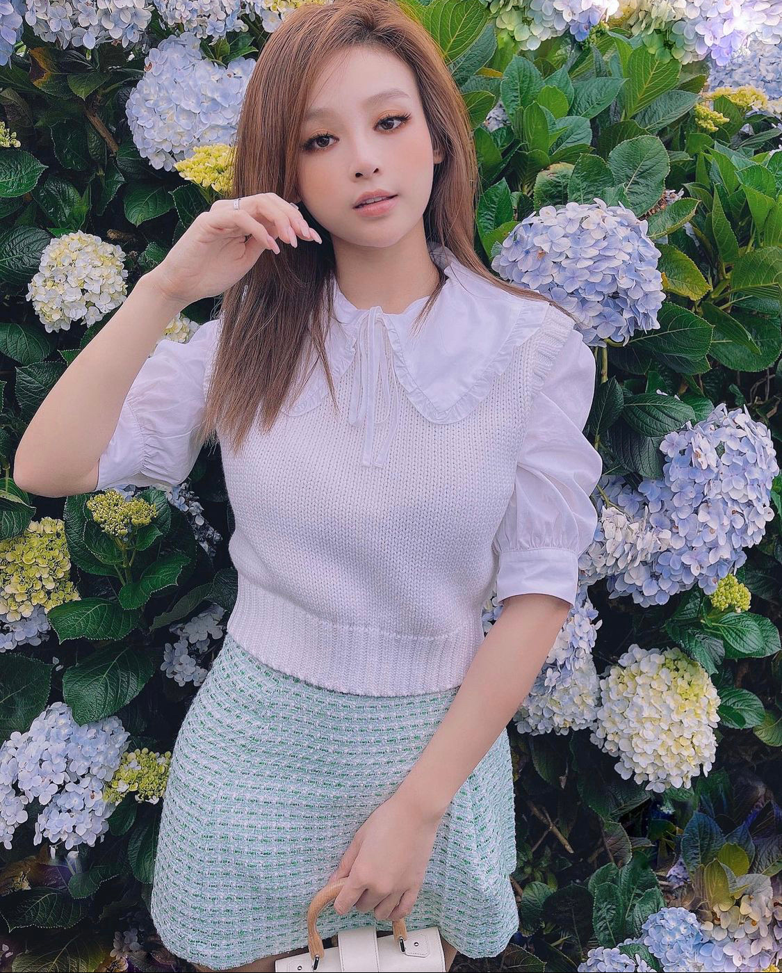 Thời điểm đó, cựu hot girl bị phàn nàn về việc lạm dụng tiêm filler quá đà, dẫn đến gương mặt cứng đờ như tượng sáp.