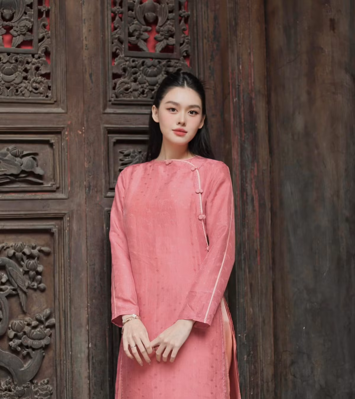 Tường San nhanh chóng lấy lại vóc dáng, xuất hiện trước công chúng ở những sự kiện về sắc đẹp.