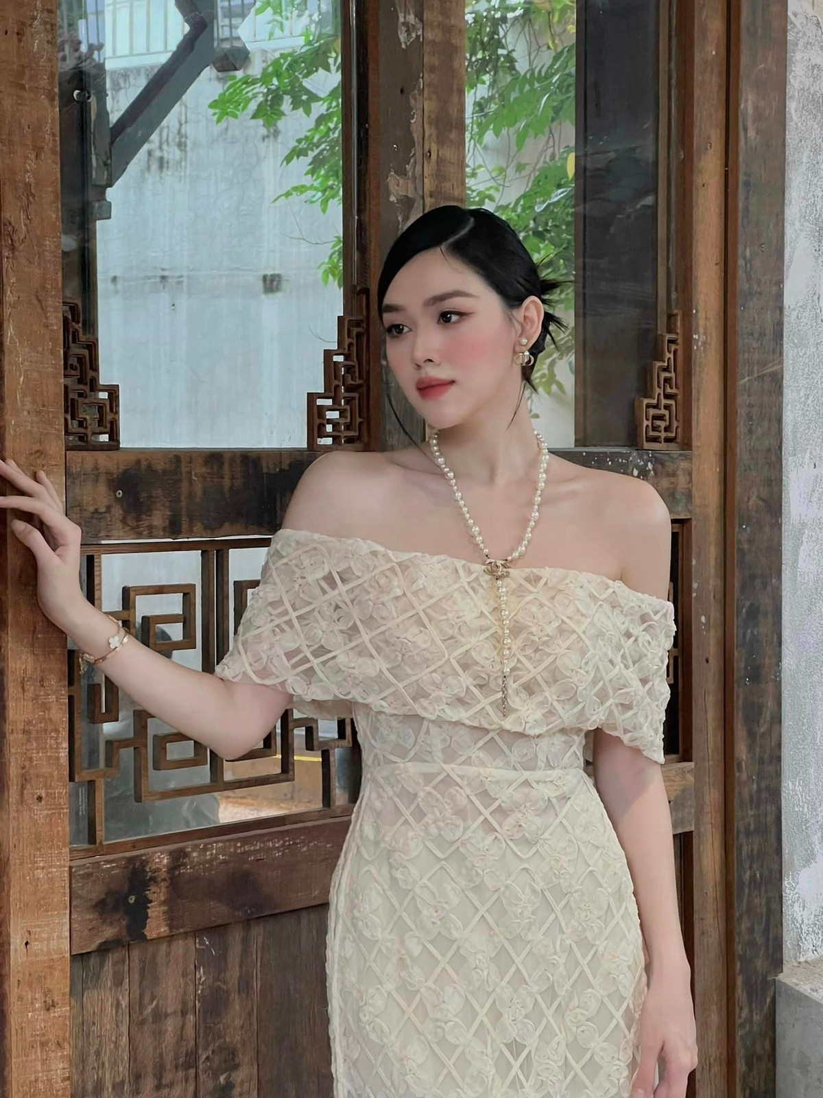 Nàng hậu sinh năm 2000 ngày càng quyến rũ, xinh tươi. Ảnh: FBNV