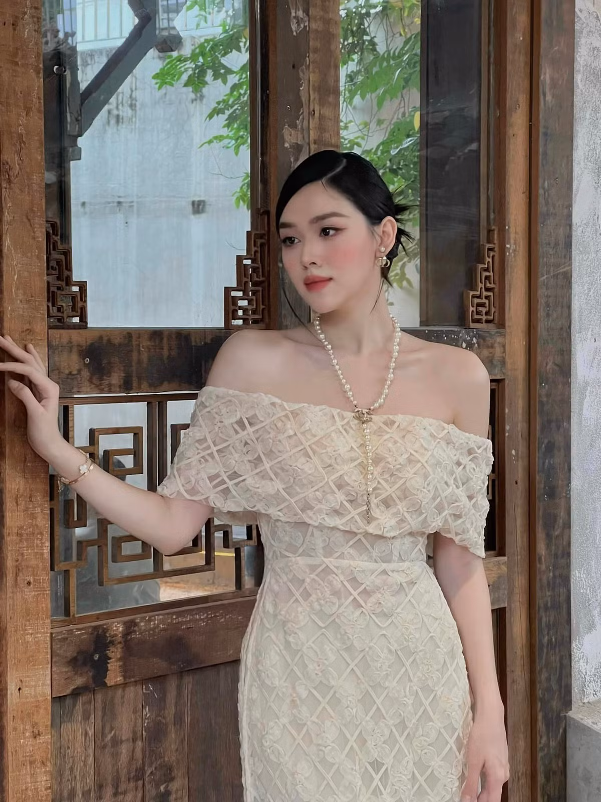 Nàng hậu sinh năm 2000 ngày càng quyến rũ, xinh tươi. Ảnh: FBNV