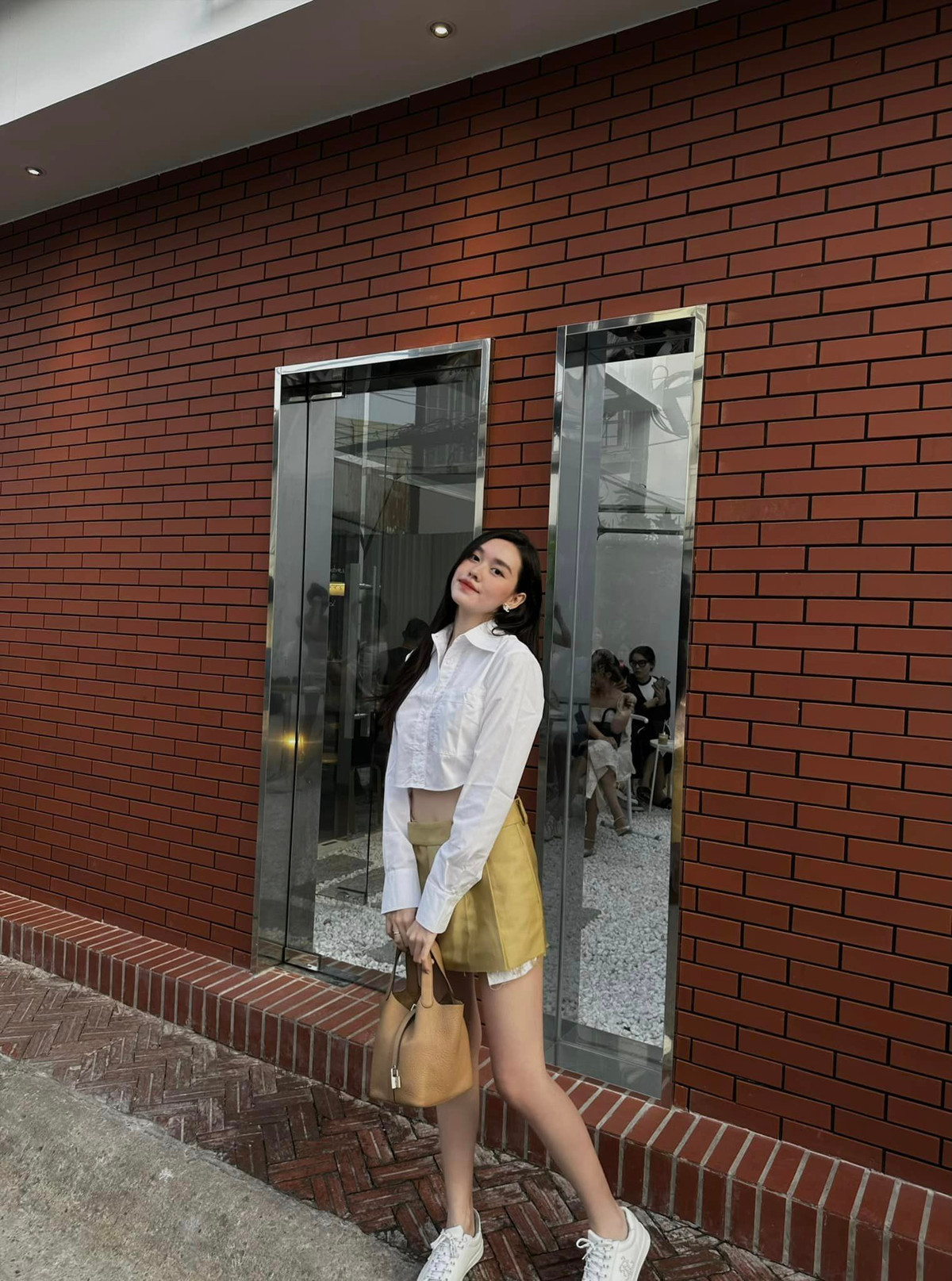 Mỹ nhân 23 tuổi có được thời gian chăm chút cho bản thân không kém cạnh lúc trước, cô cũng thường dành thời gian chăm con.