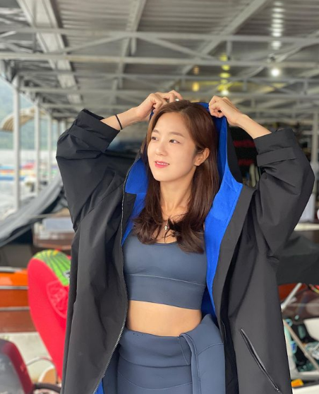 Hiện trên trang Instagram cá nhân của người đẹp thu hút hàng trăm ngàn người theo dõi và con số này không ngừng tăng lên.