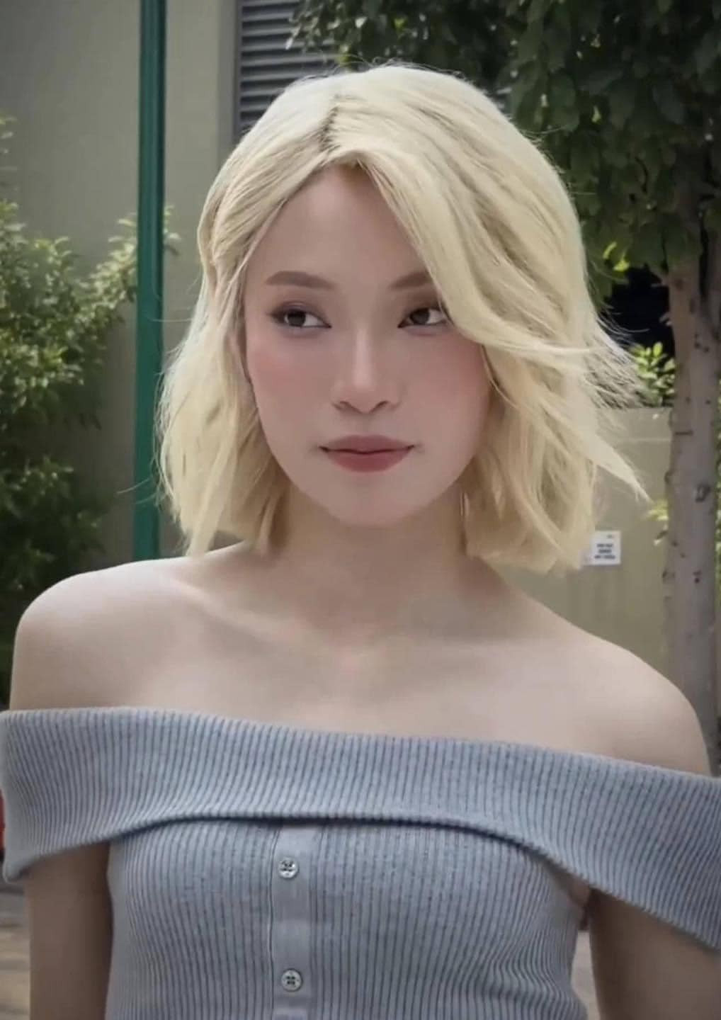 MC Khánh Vy nói lý do cô nhuộm, cắt tóc là do muốn hình ảnh bản thân có sự thay đổi, phá cách hơn vào năm mới 2024.